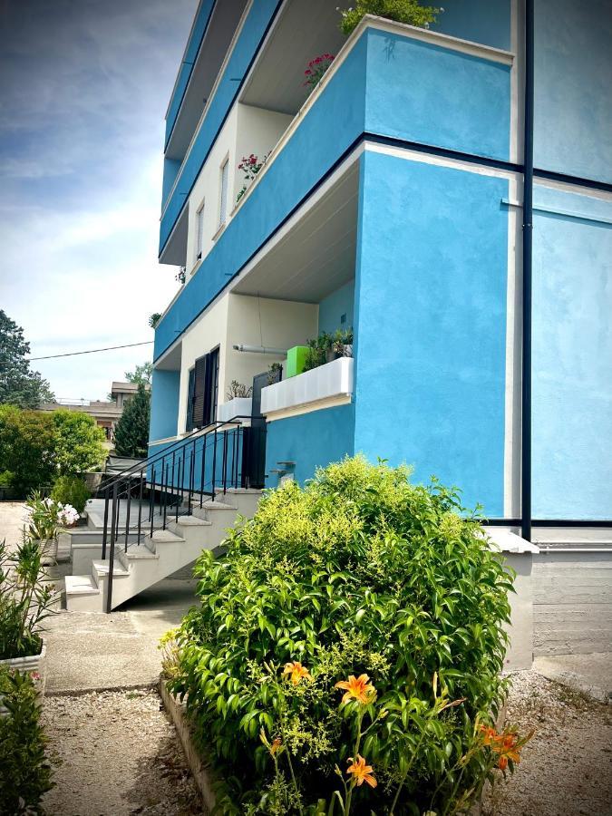 Cozy 55-M2 Flat Close To The Countryside In 나르니 외부 사진